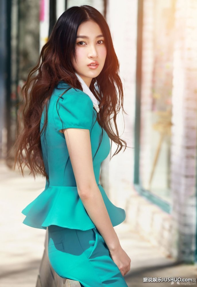 汪东城性感半裸照曝光 肌肉结实汗流浃背