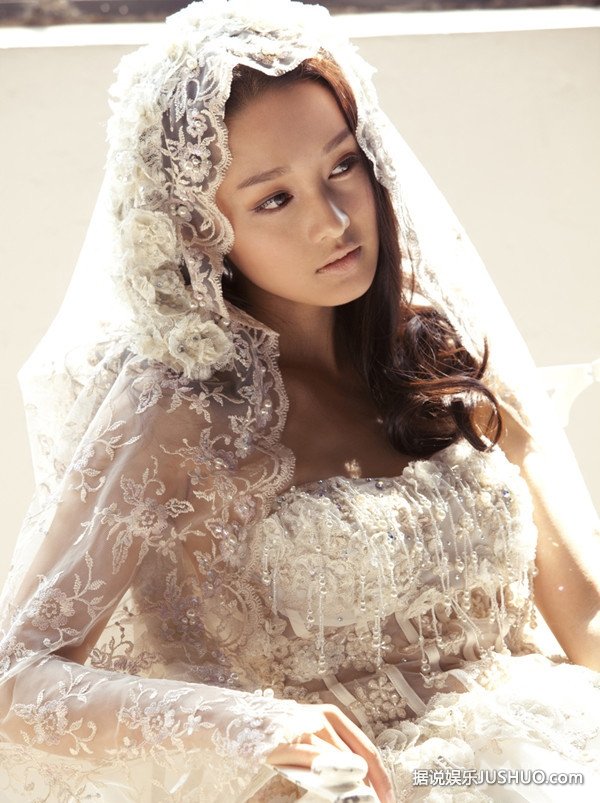 璀璨人生李沁时尚大片 纯美高贵冷艳魅惑 璀璨人生李沁时尚大片 纯美高贵冷艳魅惑