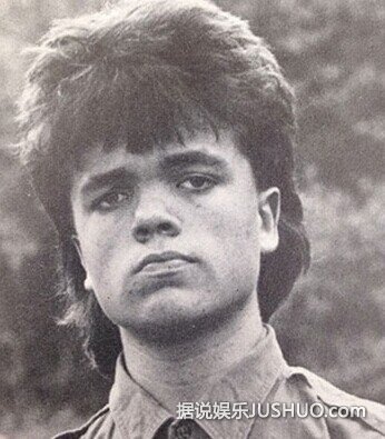 “小恶魔”彼特-丁拉基高中照曝光 头发浓密 “小恶魔”彼特-丁拉基高中照曝光 头发浓密