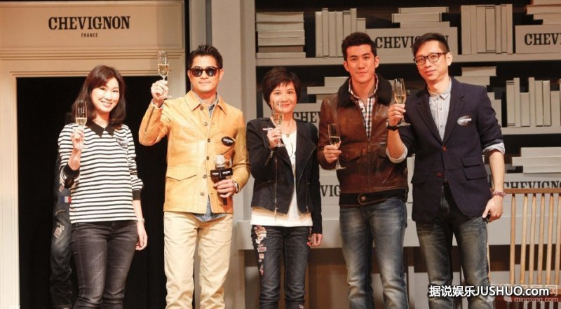 王乐君糖果系写真曝光 清凉装扮展清爽气质