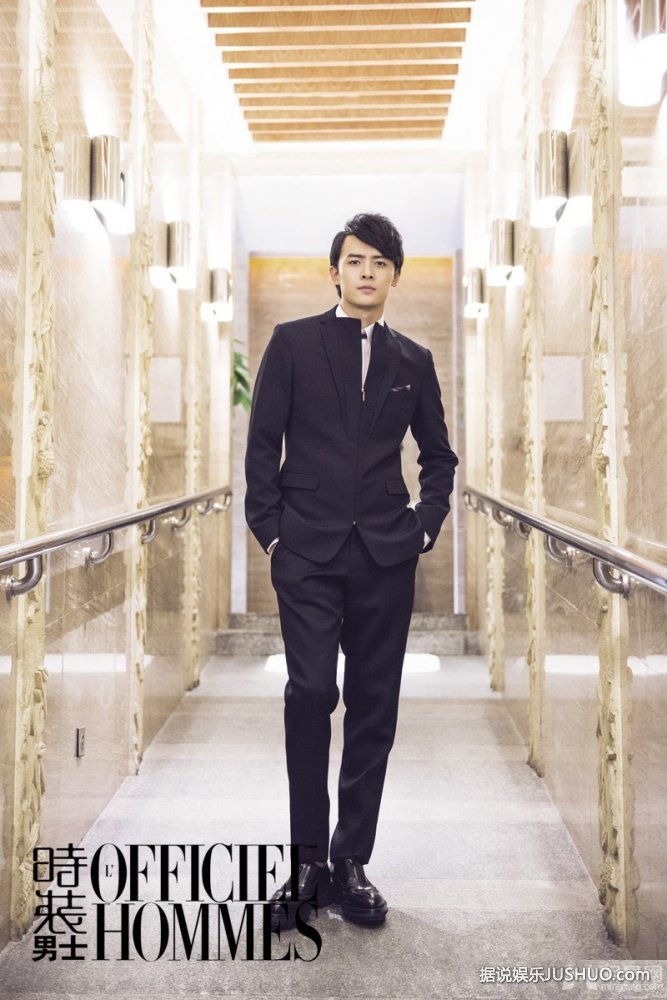 付辛博时装杂志大片 西装革履显轻熟男魅力