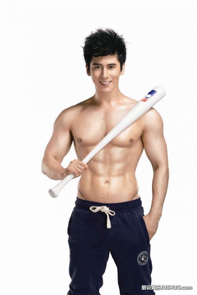 孙文婷时尚大片 手抱萌宠尽显优雅知性美