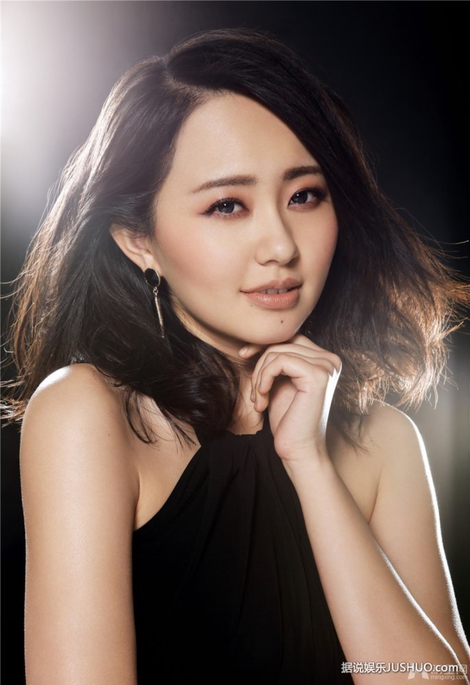 孙耀琦黑色神秘质感大片 大气优雅显女性魅力