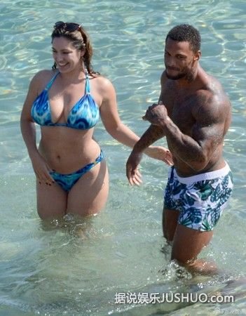 乳神凯莉-布鲁克惨遭前未婚夫利用 仍爱他