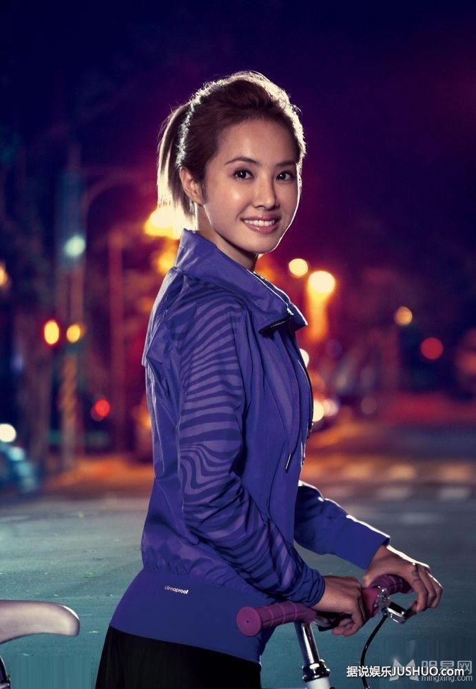 任珈时尚妆容冷艳写真大片 大秀性感完美曲线 任珈时尚妆容冷艳写真大片 大秀性感完美曲线