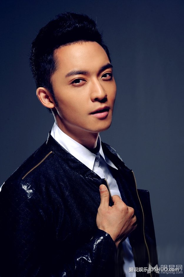 陈威翰阳光帅气写真 深邃眼神展熟男魅力