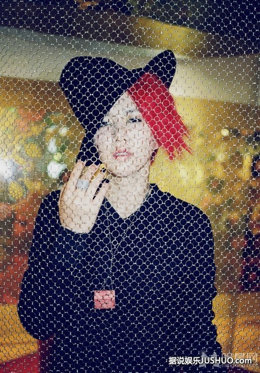 陈威翰阳光帅气写真 深邃眼神展熟男魅力