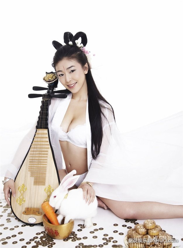 G奶萨瑶瑶爆乳风骚演绎嫦娥 性感妩媚诱惑