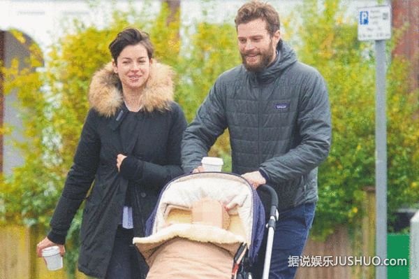 《五十度灰》男主角杰米-多南喜为人父 昭告天下 《五十度灰》男主角杰米-多南喜为人父 昭告天下