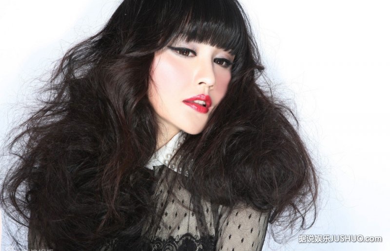 任珈锐化身猫女郎,展现猫样风情,别具野性魅 任珈锐化身猫女郎,展现猫样风情,别具野性魅