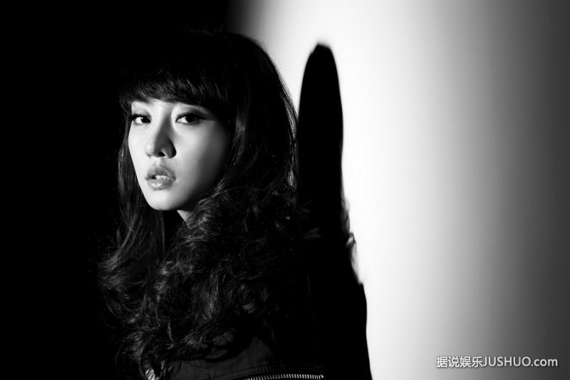 刘洋，高挑的身材和独特的气质尽显御姐气质。