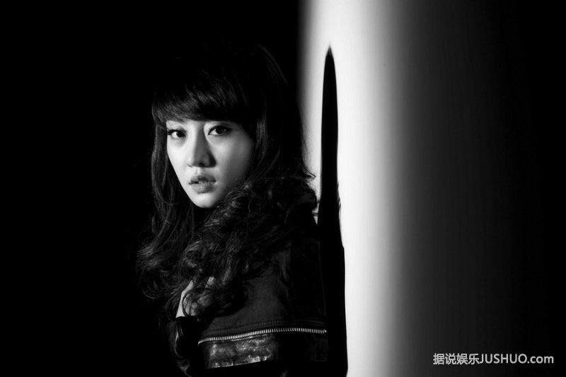 刘洋，高挑的身材和独特的气质尽显御姐气质。