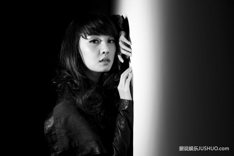 刘洋，高挑的身材和独特的气质尽显御姐气质。