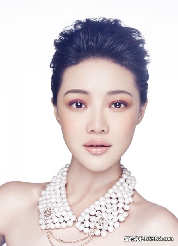 斓曦治愈系粉裙写真 “眉姐姐”清新甜美大秀亲 斓曦治愈系粉裙写真 “眉姐姐”清新甜美大秀亲