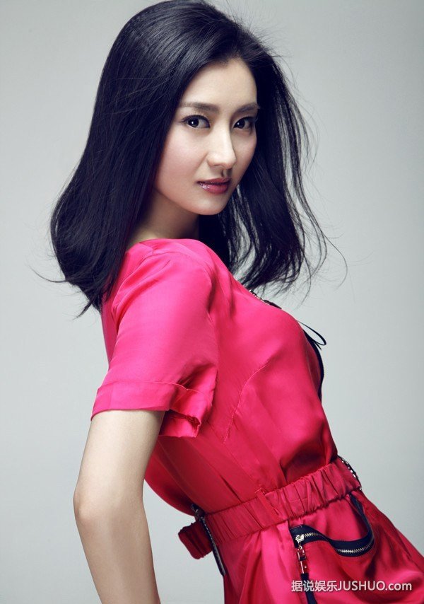 斓曦治愈系粉裙写真 “眉姐姐”清新甜美大秀亲 斓曦治愈系粉裙写真 “眉姐姐”清新甜美大秀亲