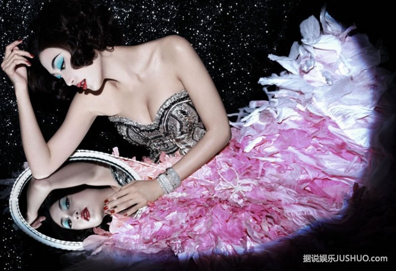 《黑衣人3》爱丽丝·伊芙性感写真曝光  浓妆诱惑