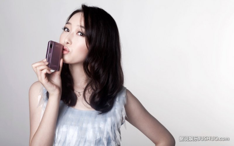 “宝黛”演员蒋梦婕、于小彤全新写真 尽显“郎