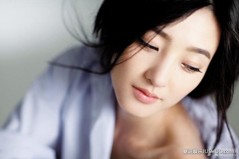 贾宗超曾泳醍情人节写真 尽显暖男风范 贾宗超曾泳醍情人节写真 尽显暖男风范