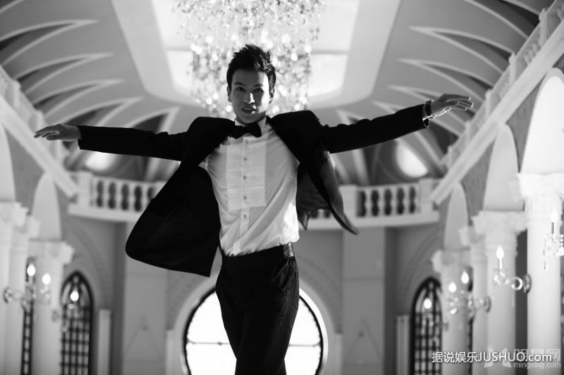 德国甜心莉娜·格尔克性感内衣写真 大秀迷人双 德国甜心莉娜·格尔克性感内衣写真 大秀迷人双