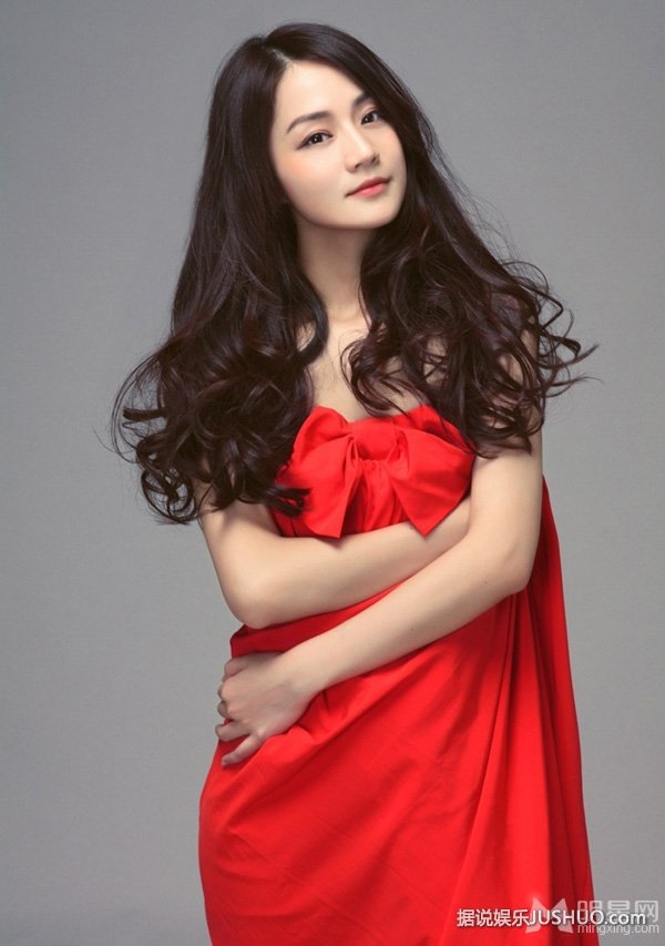 毕业那年叶新晨写真 散发小女人的性感