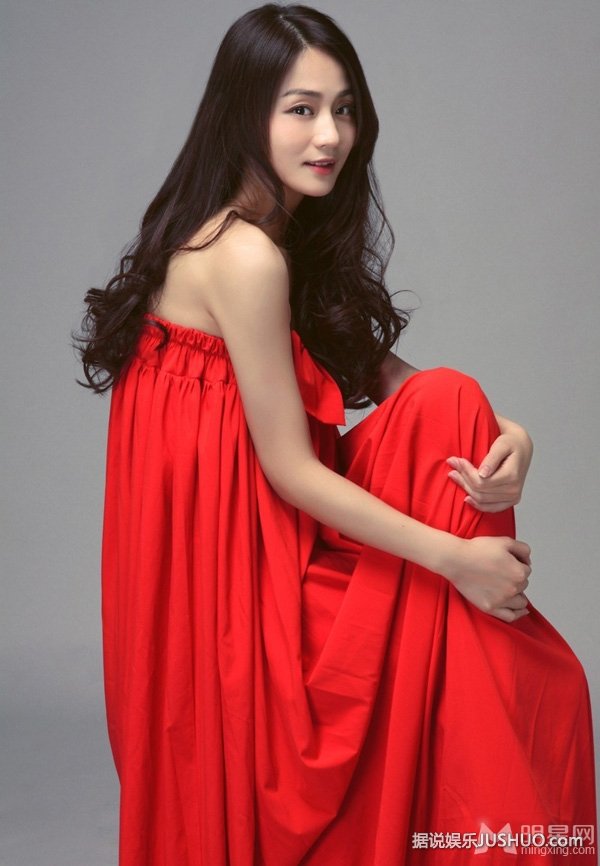 毕业那年叶新晨写真 散发小女人的性感