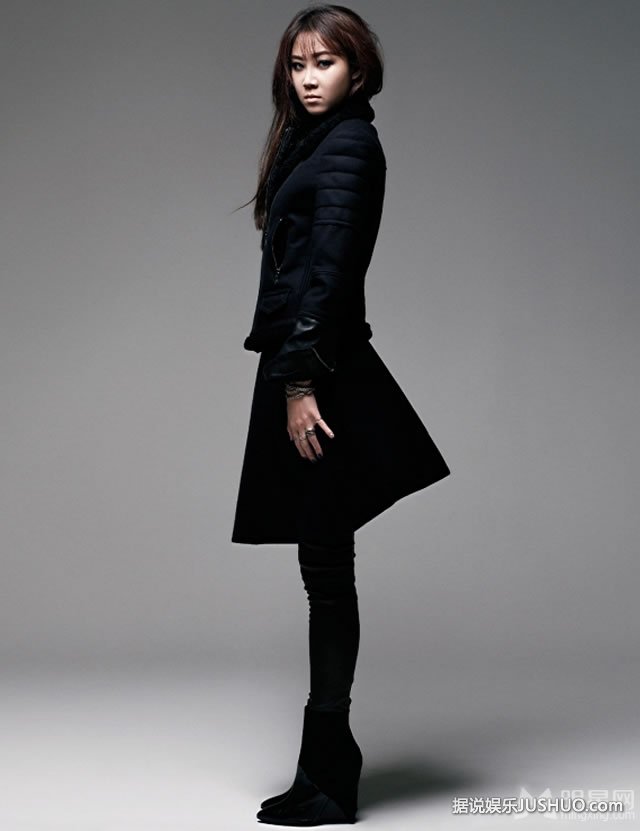 刘谦嫩模富豪女友王希怡性感火辣写真