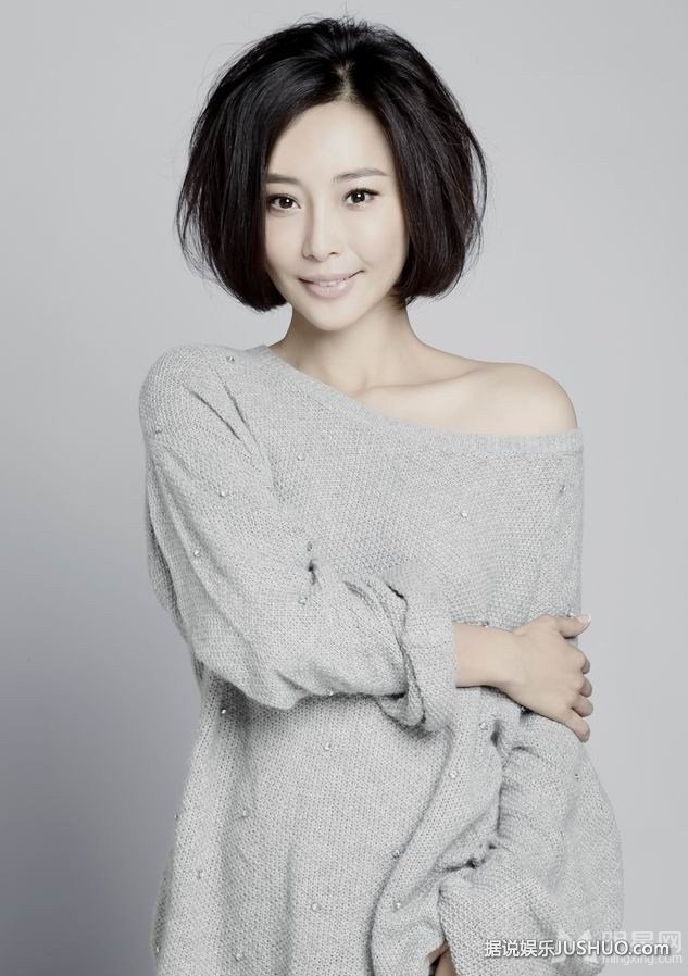 战旗张曦文优雅写真 尽情释放女性魅力