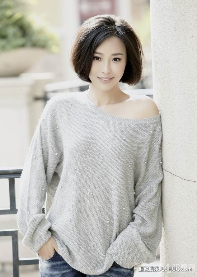 战旗张曦文优雅写真 尽情释放女性魅力