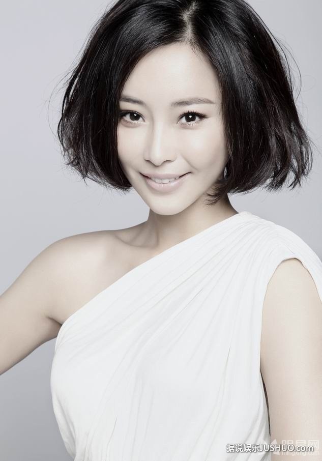 战旗张曦文优雅写真 尽情释放女性魅力