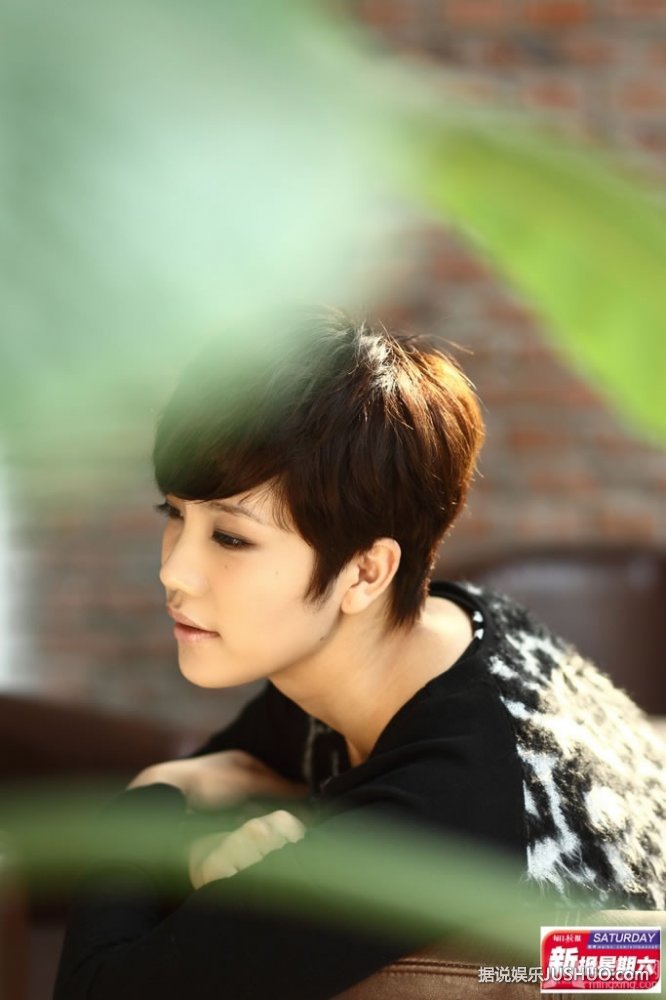 巴西超模芭芭拉·帕尔文内衣性感火辣写真