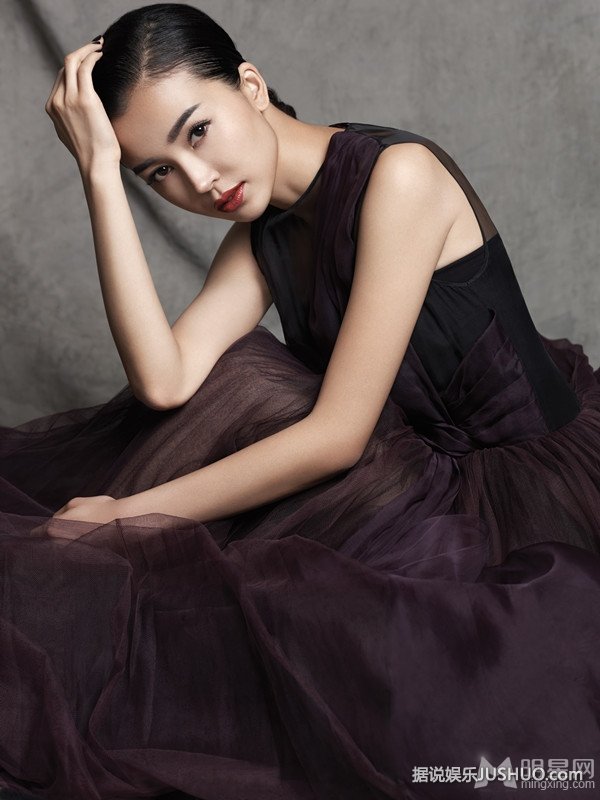 龙女郎姚星彤魅力写真 释放致命吸引力