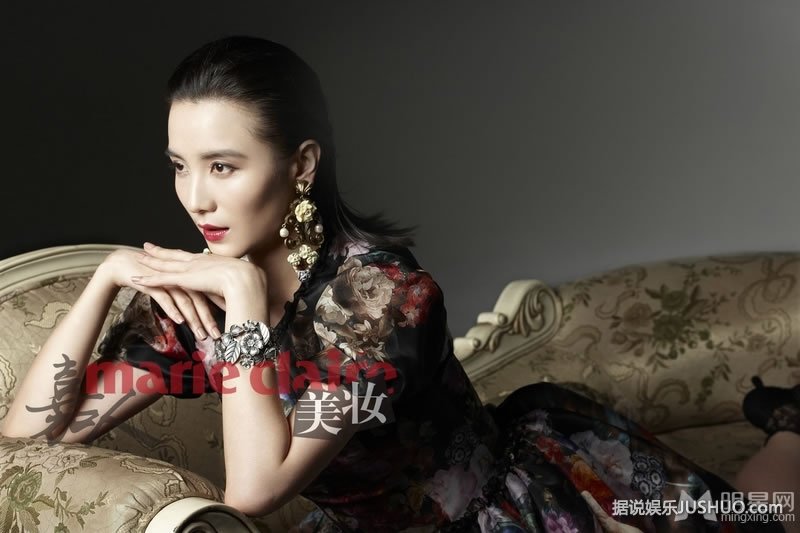 小宋佳杂志写真 清丽裸妆化身巴黎名媛