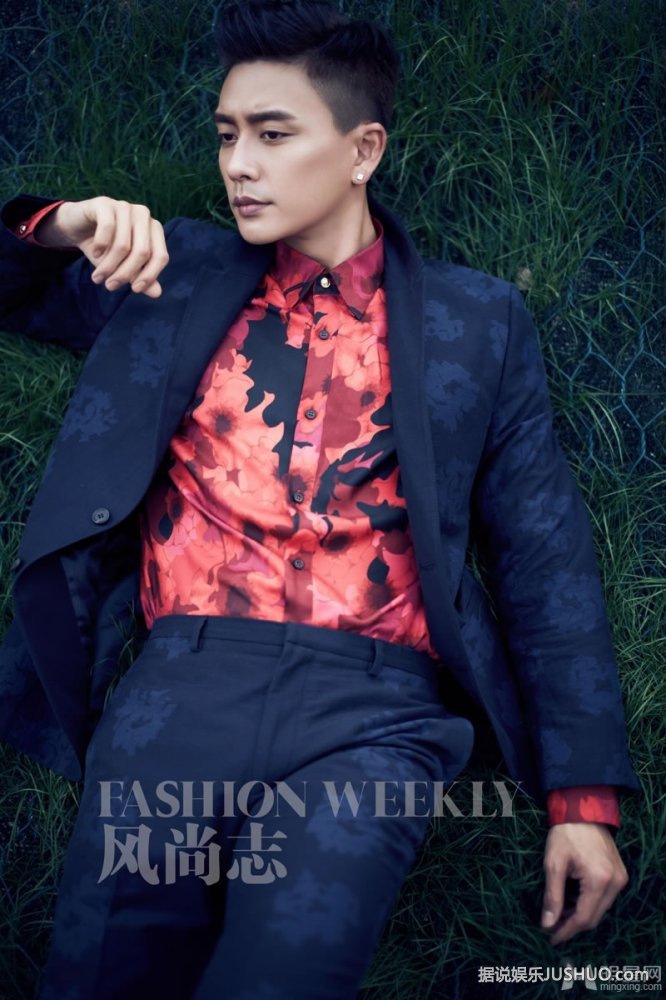 黄宗泽登风尚志杂志封面 演绎绅士风格