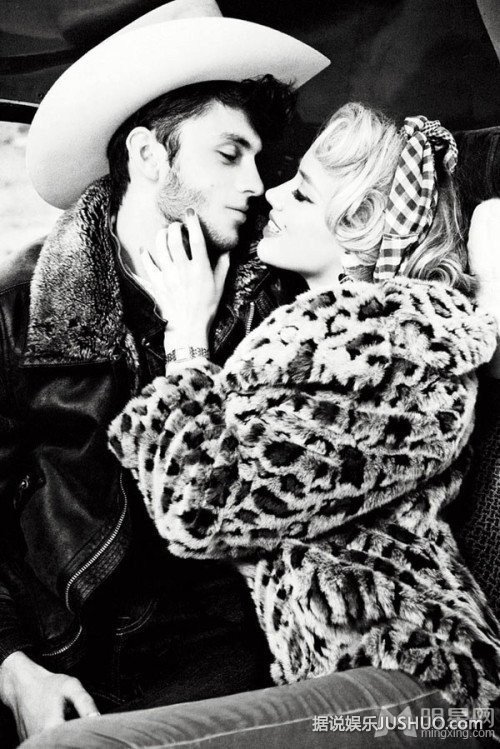 好莱坞性感女星 拍摄复古丝袜诱惑大片 好莱坞性感女星 拍摄复古丝袜诱惑大片