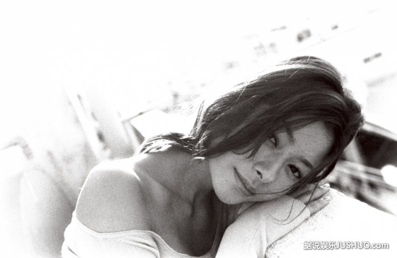 真木阳子再见溪谷上演激情戏 性感写真曝光 真木阳子再见溪谷上演激情戏 性感写真曝光