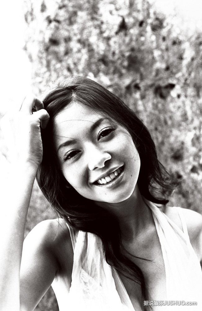 真木阳子再见溪谷上演激情戏 性感写真曝光 真木阳子再见溪谷上演激情戏 性感写真曝光