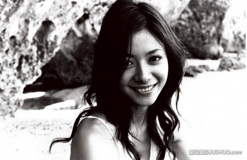 真木阳子再见溪谷上演激情戏 性感写真曝光 真木阳子再见溪谷上演激情戏 性感写真曝光