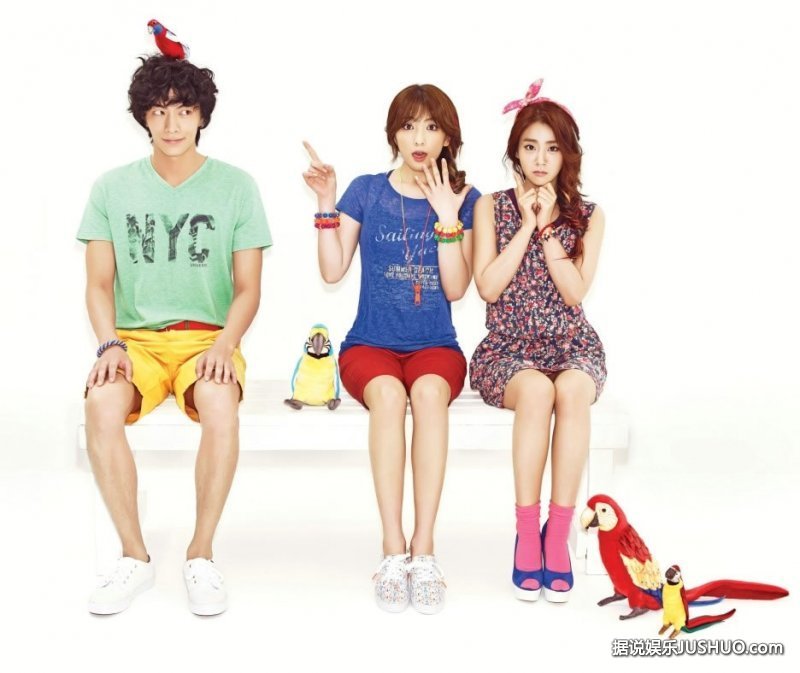 Kara韩胜妍姜智英携手李民基夏季服装画报