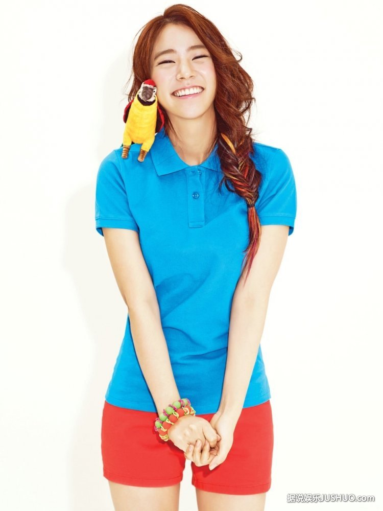 Kara韩胜妍姜智英携手李民基夏季服装画报