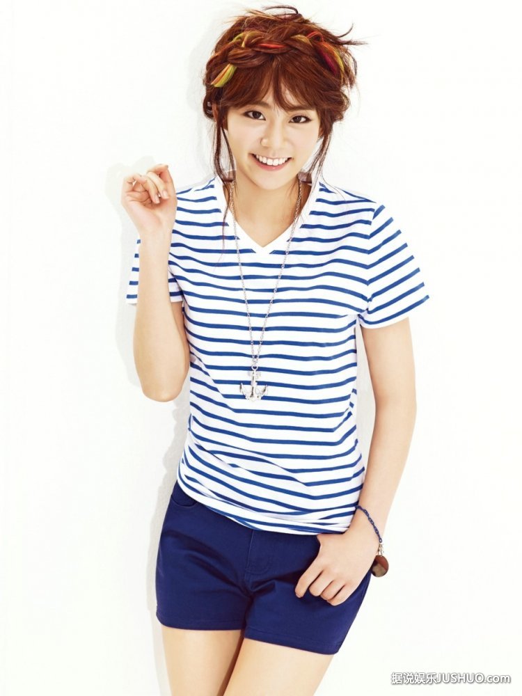 Kara韩胜妍姜智英携手李民基夏季服装画报