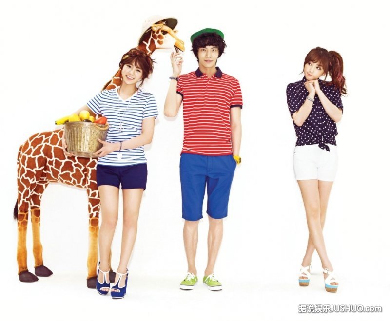 Kara韩胜妍姜智英携手李民基夏季服装画报