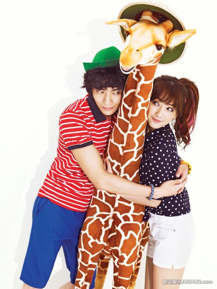 Kara韩胜妍姜智英携手李民基夏季服装画报