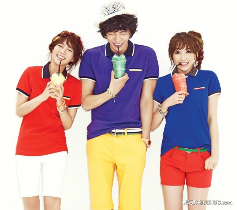 Kara韩胜妍姜智英携手李民基夏季服装画报