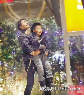 温碧霞称养子小情人 揭秘娱乐圈替别人养孩子的明星 温碧霞称养子小情人 揭秘娱乐圈替别人养孩子的明星