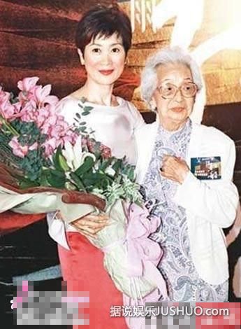 温碧霞称养子小情人 揭秘娱乐圈替别人养孩子的明星 温碧霞称养子小情人 揭秘娱乐圈替别人养孩子的明星