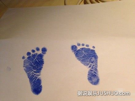 大S生女儿微博报喜 晒婴儿脚印称平安