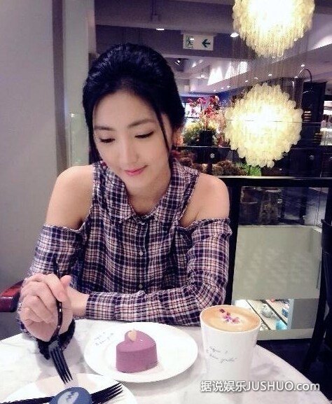 彭顺小三李悦彤有5年男友 仍给其发情欲照 彭顺小三李悦彤有5年男友 仍给其发情欲照