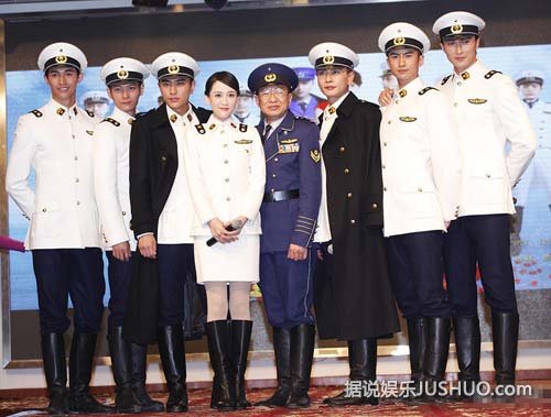 《偏偏喜欢你》媒体探班 陈乔恩制服诱惑气场足