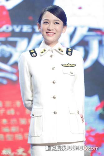 《偏偏喜欢你》媒体探班 陈乔恩制服诱惑气场足