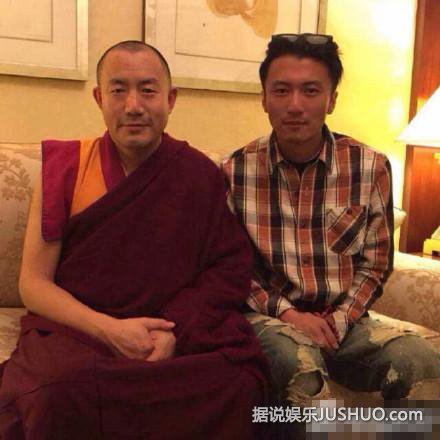 谢霆锋拜祭风水大师 疑还愿锋菲复合预言